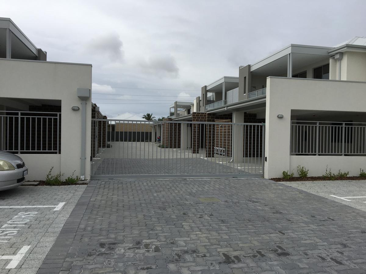 Apartment In Queens Park Perth Exterior foto